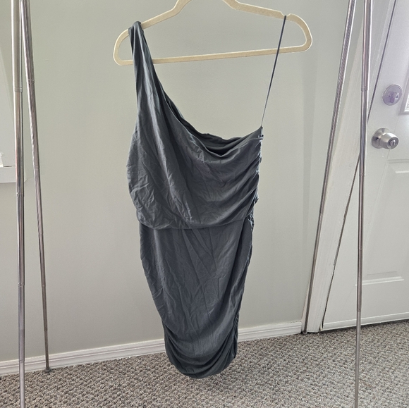 Express One Shoulder Dress NWT - Picture 4 of 7
